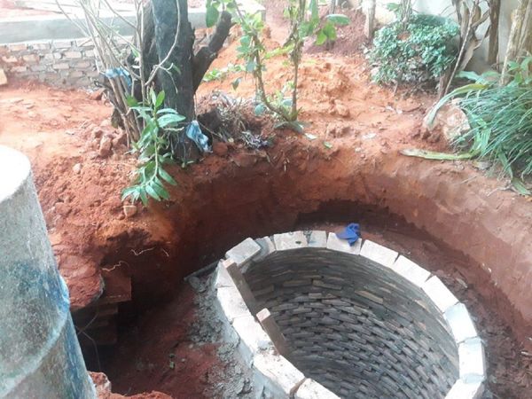 Abuelito salió a buscar a su hermano y lo halló en un pozo ciego