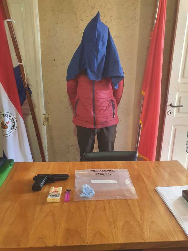 Cae exconvicto con de arma de juguete y droga - La Clave