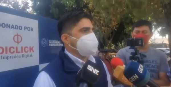 Kunzle pone a disposición su cargo tras vacunación irregular