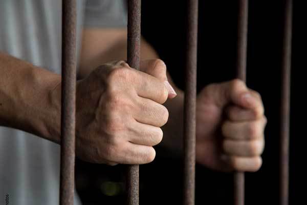 Prisión para sujeto que supuestamente abuso de su hijastra menor