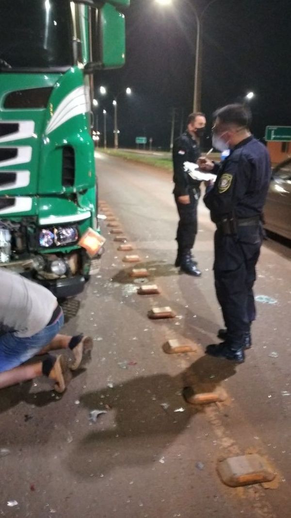 Comisario en estado de ebriedad ocasiona violento accidente de tránsito en Hernandarias