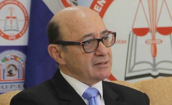 Diario HOY | “Me aproveché de la oportunidad”, dice decano que se vacunó antes de tiempo