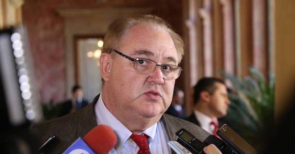 La Nación / Gobernador pedirá investigación sobre vacunación irregular a decano de la UPE