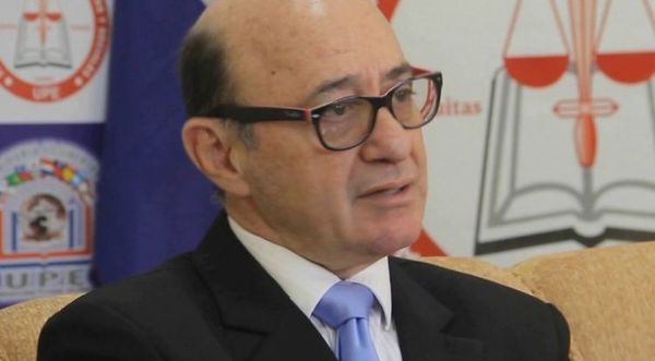 “Me aproveché de la oportunidad”, dice decano que se vacunó antes de tiempo