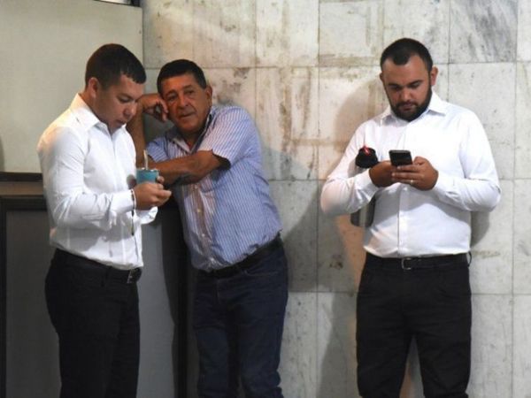 Nuevos abogados de los caseros del diputado Rivas siguen con chicanas