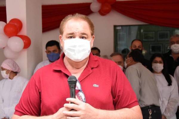 Gobernador condena vacunación irregular en Presidente Franco