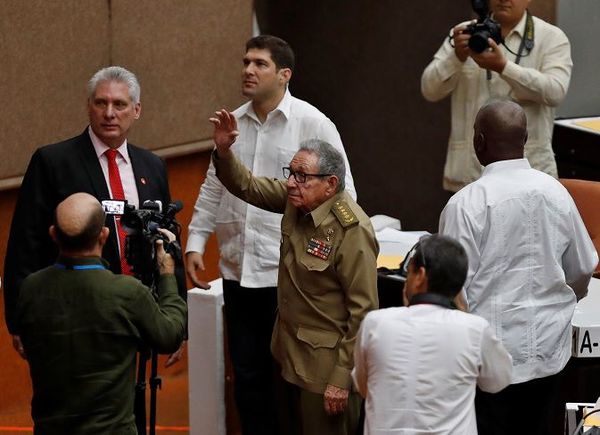 Raúl Castro deja el Partido Comunista de Cuba - Mundo - ABC Color