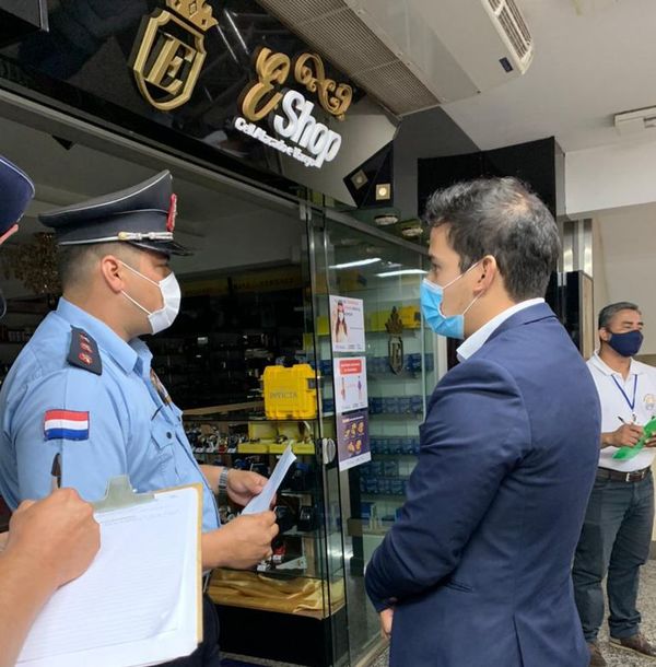 CDE: clausuran comercio por supuesta estafa a turista - ABC en el Este - ABC Color