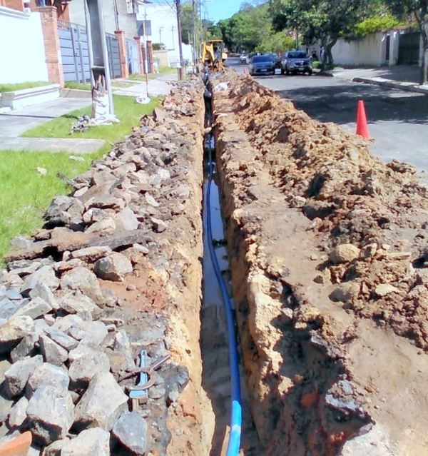 Essap realiza cambios de tuberías en calles de Asunción