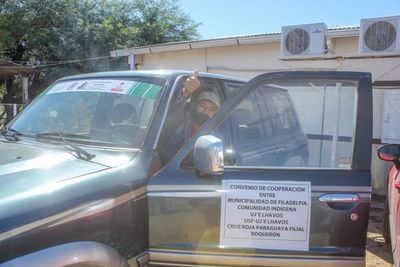 Municipio de Filadelfia entrega vehículo a Puesto de Salud de Uje Lhavos  - Nacionales - ABC Color