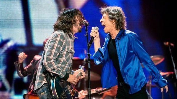Rock de alto voltaje: Mick Jagger y Dave Grohl le cantan las cuarenta al Covid-19