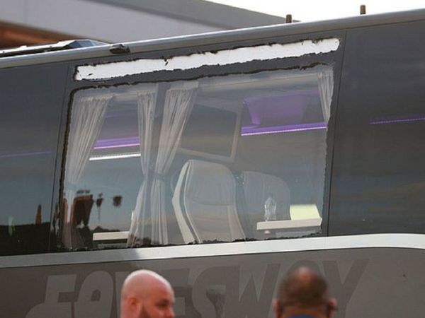 Apedrean el autobús del Real Madrid a su llegada a Anfield