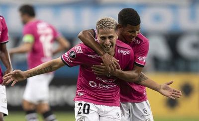 Independiente del Valle sorprende a Gremio y va a fase de grupos - Fútbol - ABC Color