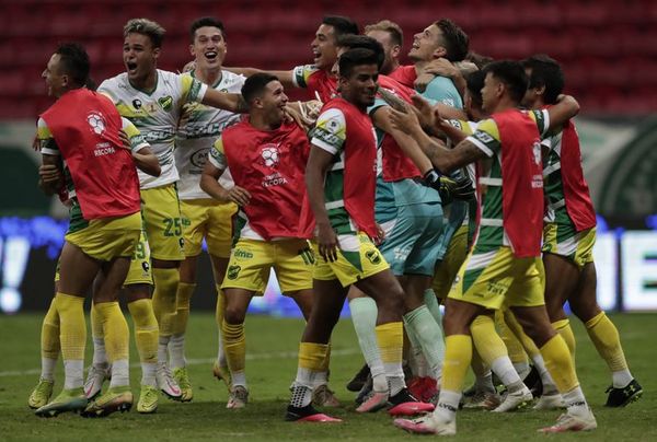 Defensa y Justicia, campeón de la Recopa  - Fútbol - ABC Color