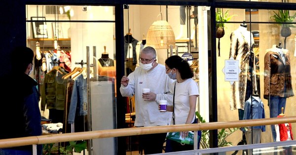 La Nación / Confianza del consumidor cayó en zona de contracción en marzo