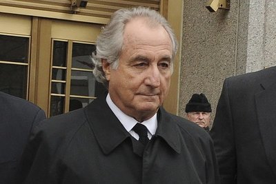 El mayor estafador piramidal de la historia muere en prisión