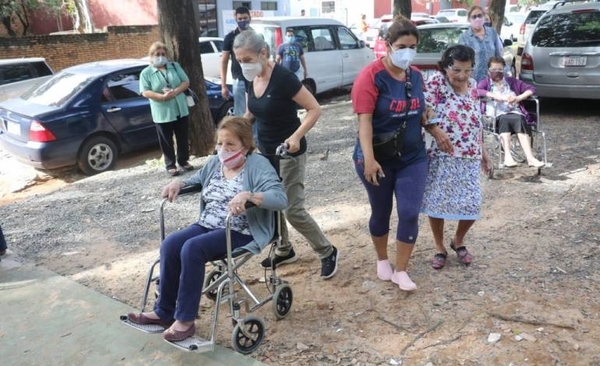 Diario HOY | Penúltimo día para vacunar a mayores de 85 años