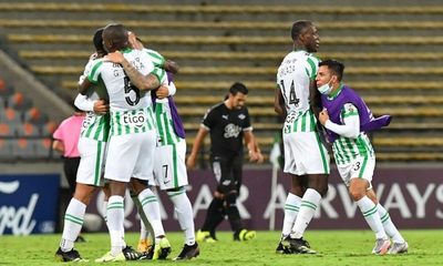 Libertad cae goleado ante Atlético Nacional y se despide de la Copa