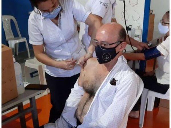 Fiscalía investiga el caso de los vacunados VIP