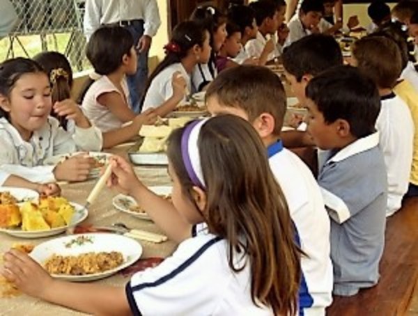 Con expectativas, y malos antecedentes, distribuirán millonario almuerzo escolar en Concepción - La Mira Digital