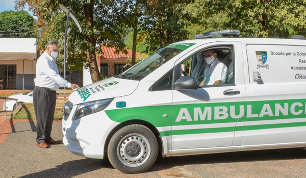 Alejo Ríos entrega nueva ambulancia al Hospital de Caaguazú - Noticiero Paraguay