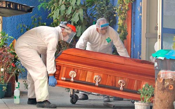Insólito: Hombre denuncia que cuerpo de su hermano fallecido fue entregado por equivocación a otra familia