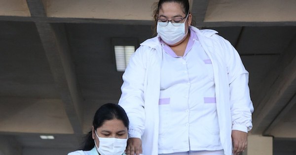 La Nación / Suman cinco enfermeras fallecidas por COVID-19 en 24 horas