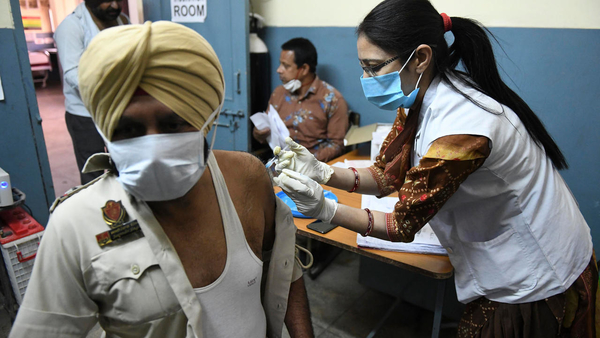 India suspende exportación de vacunas, Covax queda sin proveedor | .::Agencia IP::.