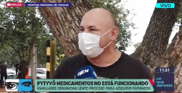 Periodista pasa su cumpleaños en hospital esperando recuperación de su esposa