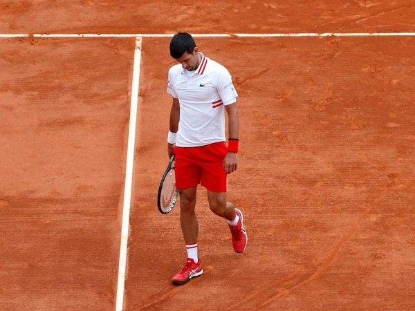 Djokovic descarrila ante Evans y Nadal arrolla a Dimitrov