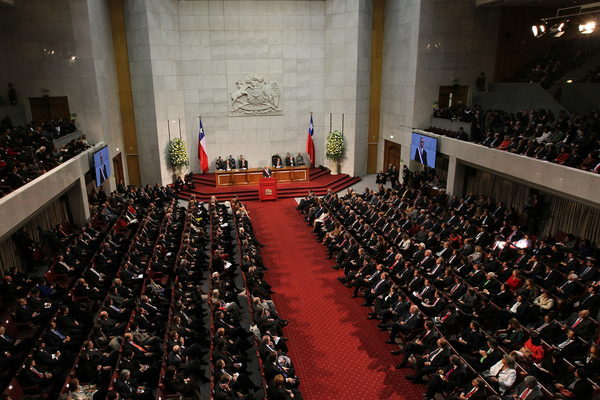 Chile avanza en la discusión para un tercer retiro del fondo de pensiones - MarketData