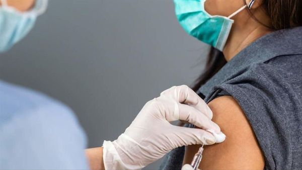 Vacunación irregular: exdirector de Hospital es llamado a declarar como testigo