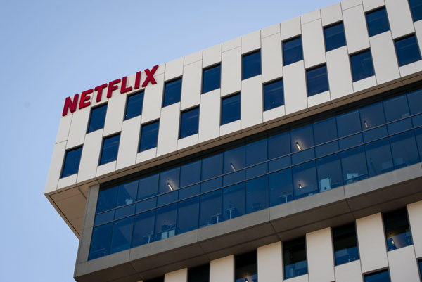 Netflix anuncia que abrirá su primera oficina en Colombia este año - MarketData