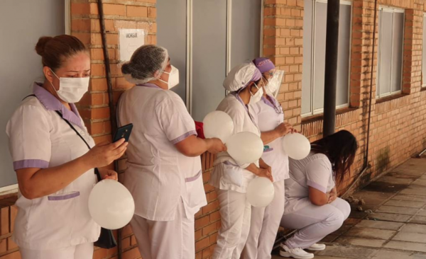 Diario HOY | Fallecen cuatro enfermeras y total de víctimas casi alcanza 50 en pandemia