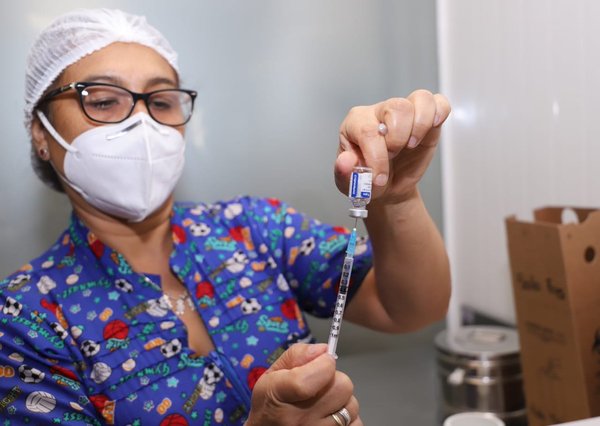 Siguen saltando irregularidades en sistema de vacunación - Megacadena — Últimas Noticias de Paraguay