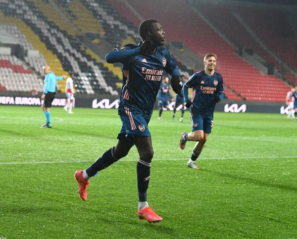 El Arsenal fulmina al Slavia de Praga con una goleada - Fútbol - ABC Color