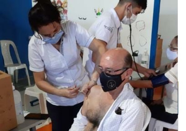 “Aberrante”, la vacunación VIP realizada en Franco, según director del PAI - ADN Digital