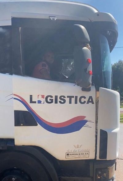 Camionero amenaza con estoque a un ciclista - ABC en el Este - ABC Color