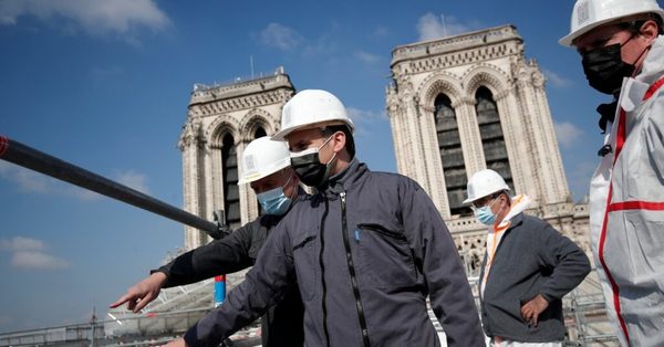 Macron sigue firme en su compromiso de reabrir la catedral de Notre Dame en 2024 | Ñanduti
