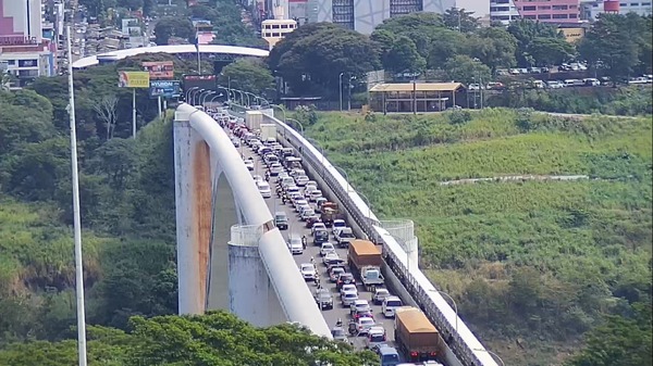 Foz de Yguazú se prepara para aflojar restricciones al bajar nivel de contagios - La Clave