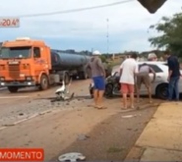 Dos heridos tras accidente en que tres vehículos quedaron involucrados - Paraguay.com