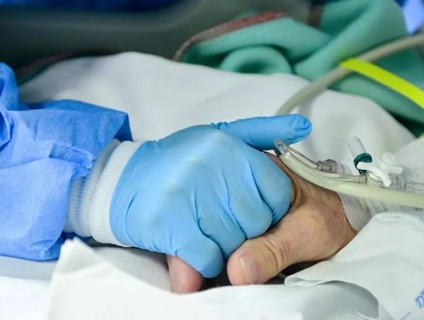 En 24 horas mueren 5 enfermeras a causa del covid · Radio Monumental 1080 AM