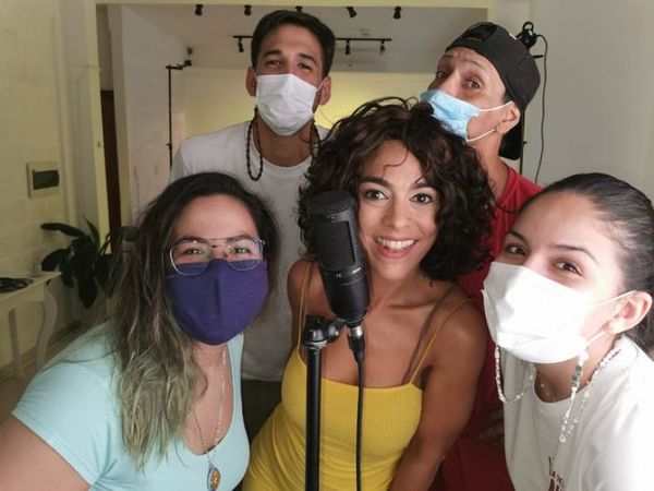 Obra “Ninfómana alérgica” sube hoy a escena en la Alianza Francesa