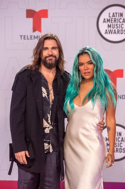 Bad Bunny y Karol G ganan en los Premios Latin AMAs de la música en Miami - Música - ABC Color
