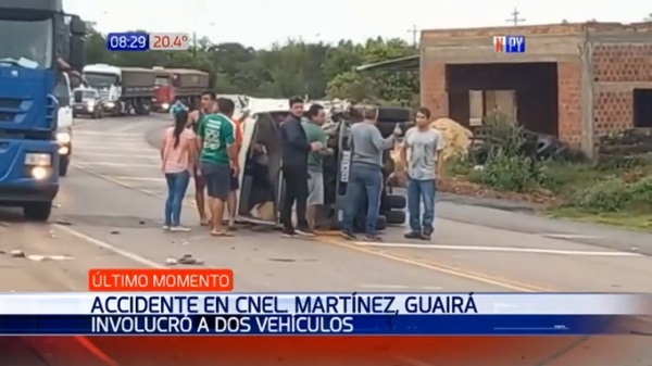 Camión y otros vehículos se ven involucrados en accidente en Coronel Martínez