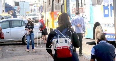 La Nación / Adelantarán subsidio a transportistas para reparar buses en medio de reguladas