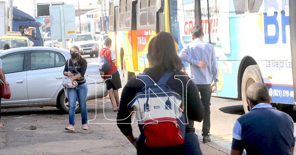 La Nación / Adelantarán subsidio a transportistas para reparar buses en medio de reguladas