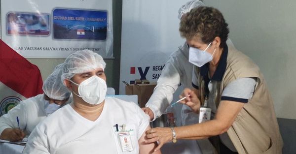 Califican de desordenado y negligente sistema de vacunación a médicos - Megacadena — Últimas Noticias de Paraguay
