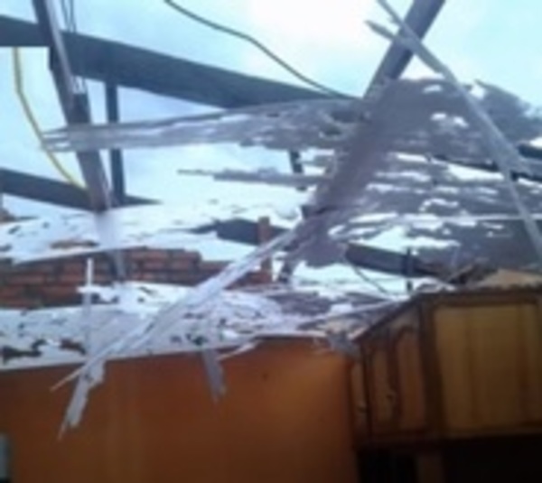 Destrozos por temporal en Villa del Rosario - Paraguay.com