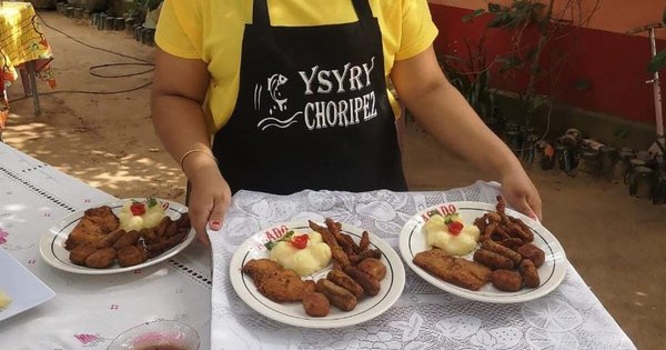 La Nación / Mujeres de Yabebyry emprenden y elaboran hamburguesa y chorizo de pescado